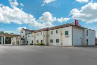 Econo Lodge - pet friendly