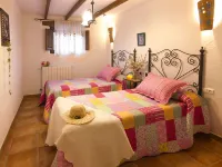 Casa Familiar Matasiete - with Swimming Pool Hotels in Laroya