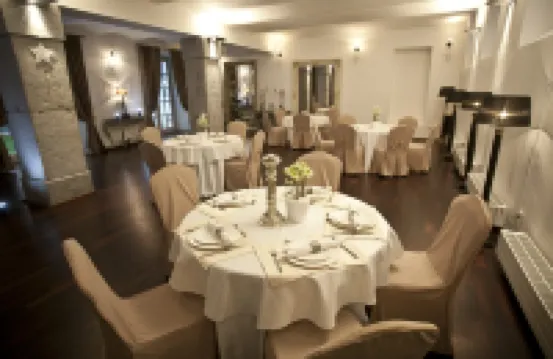 古典皇宮温泉酒店