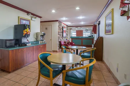 Red Roof Inn West Memphis, AR Отели в г. Маунд Сити Тауншип