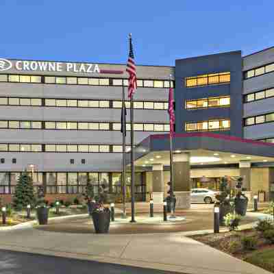 Crowne Plaza Lansing Hotel Exterior