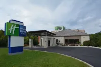 Holiday Inn Express & Suites Waterville - North Hotels in Waterville
