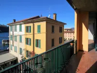 Virginia Hotels in Laveno-Mombello