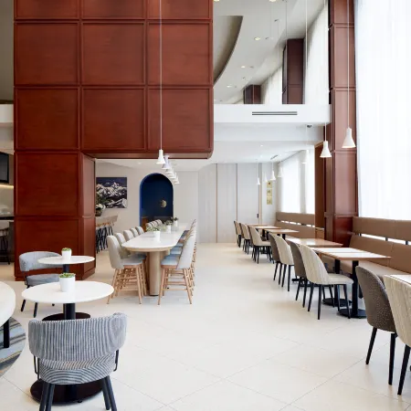 Holiday Inn & Suites MONTREAL AIRPORT by IHG