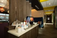 Tru by Hilton the Colony Dallas - breakfast