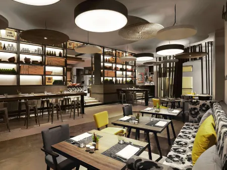 Mövenpick Siam Hotel Na Jomtien Pattaya Отели рядом с достопримечательностью «Onebar Pattaya»