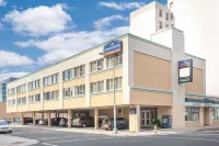 Howard Johnson by Wyndham Atlantic City Hotels in Atlantic City