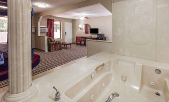 Super 8 by Wyndham Mt. Pleasant TX