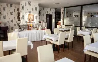 Jade Hotel-Ezüsthíd Hotel Hotels in Veszprém
