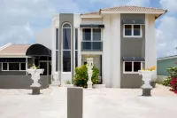 Modern Hotel Aruba Hotel di Palm Beach