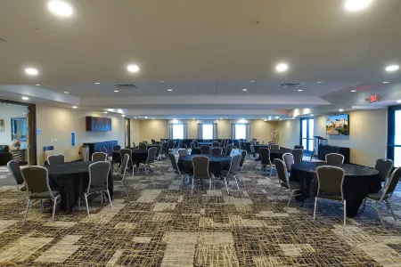 Berlin Grande Hotel Отели в г. Walnut Creek