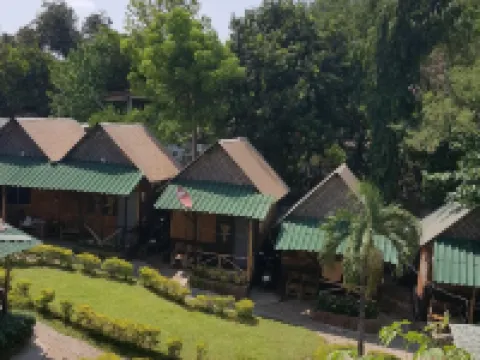 Sugar Cane Guest House 1 Hotels near Pakprak Rd