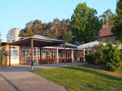 Seehotel & Restaurant Karlslust Hotels in Rietz-Neuendorf