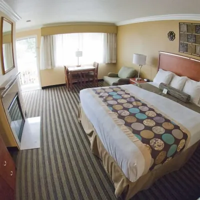 Deer Haven Inn Hotels near Point Pinos Lighthouse
