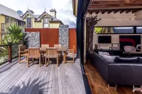 Corinda Contemporary Hotels in North Hobart