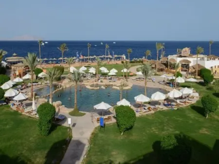Amphoras Beach - Ultra All Inclusive Отели рядом с достопримечательностью «One Thousand and One Nights»