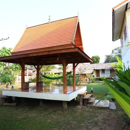 Churn Yuen Pai by Gampanat Guesthouse