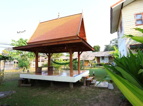 Churn Yuen Pai by Gampanat Guesthouse