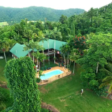 Jackaroo Treehouse Rainforest Retreat