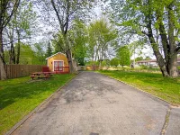 North Bay Inn - parking