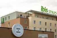 Ibis Styles Montargis Arboria Hôtels à : Ferrières-en-Gâtinais