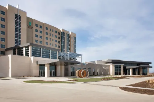 Embassy Suites by Hilton Kansas City Olathe - Pools
