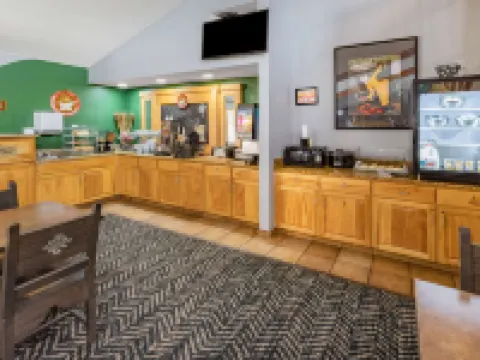 AmericInn by Wyndham Sayre Hotels in Beckham County