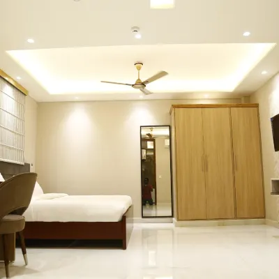Jaiminis Landmark Hotels near GGSIPU