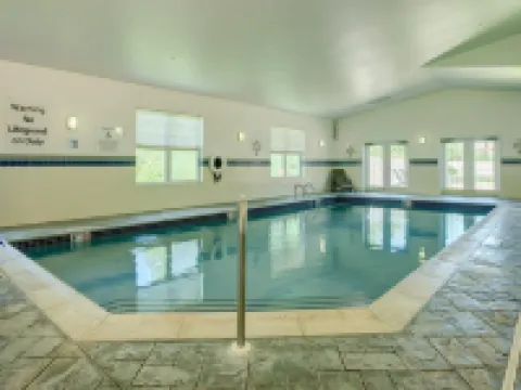 Comfort Inn & Suites Hadley - Amherst ハードリーのホテル