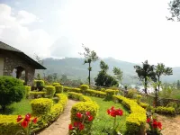 Castlereigh Holiday Bungalow Hotel di Dick oya
