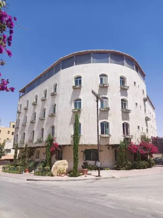 Mariam Hotel Отели в г. Madaba Qasabah District