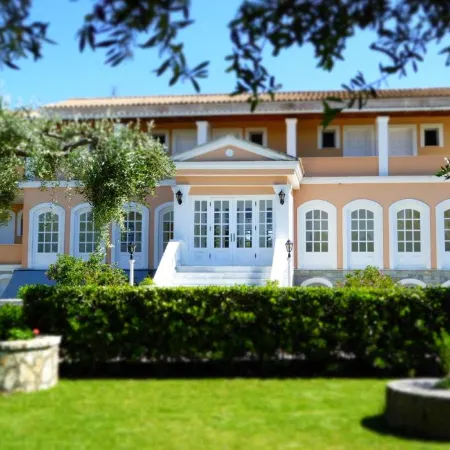 Nefeli Hotel