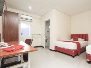 RedDoorz Plus @ Jalan Pemuda Jakarta