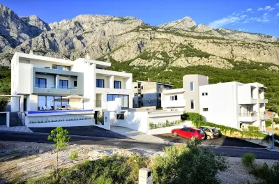 Villa Nina Makarska with Heated Infinity Pool of 33 m2 and Stunning Sea Views
