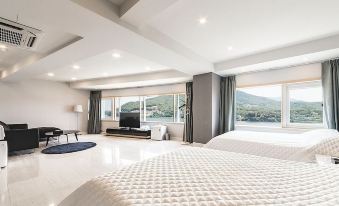J Hotel - Housity
