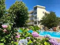 Mondial Park Hotel - Pools