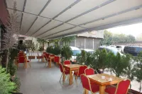 Ozcelik Hotel