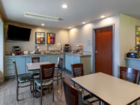 Best Western Plus Woodstock Inn  Suites Hotels in Oxford County