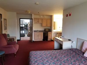 Bilmar Inn & Suites