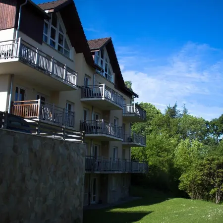 Zenitude Evian les Terrasses du Lac, Ascend Hotel Collection Отели рядом с достопримечательностью «Железнодорожный вокзал Эвиан»
