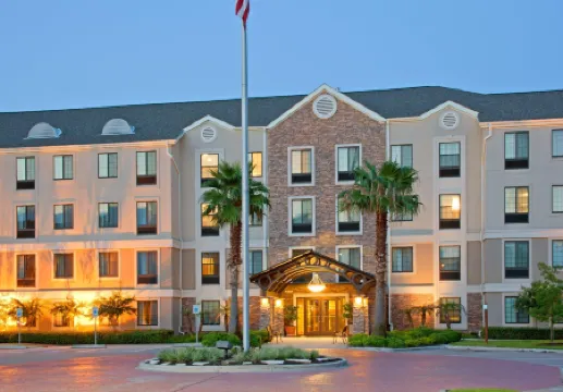 Staybridge Suites Houston West/Energy Corridor Отели рядом с достопримечательностью «Маркет сквер эт Элдридж»