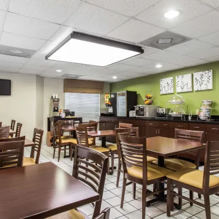 SureStay by Best Western Summerville Flowertown