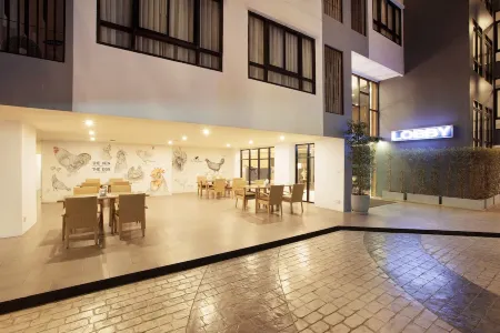 Xen Hotel Nakhon Pathom Отели рядом с достопримечательностью «Computer Center Silapakorn University»