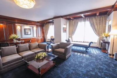 Hotel Sarina Hotels near টোকিও স্কয়ার