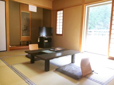 Japanese-Style Room