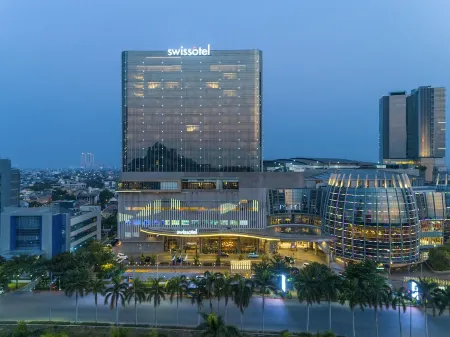 Swissôtel Jakarta PIK Avenue Отели рядом с достопримечательностью «Hutan Mangrove PIK 2»