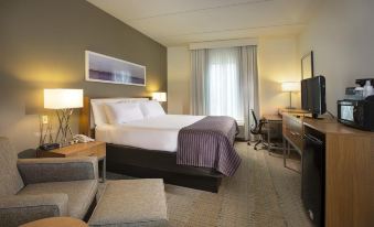 Holiday Inn Express & Suites New Orleans Airport South