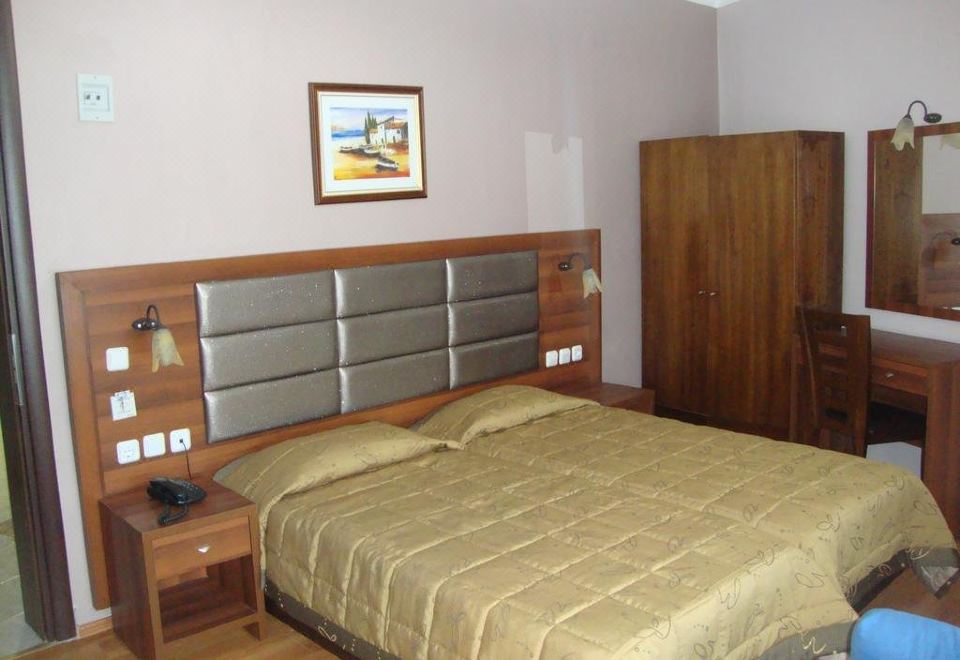 Hotel Emporiko - Housity