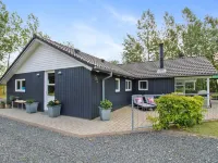 "Ulrikke" - 12km from the Sea