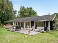 "Heino" - 3.5km from the Sea Hotels near Galleri Gal